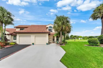 18577 Woodstream Dr, Boca Raton: photo 1 of 57