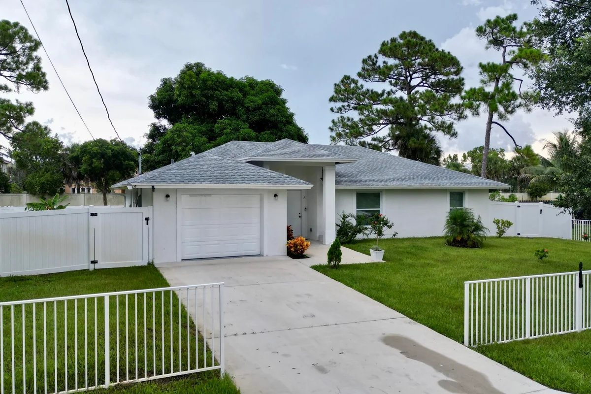 6539 Alexander Rd, West Palm Beach: photo 1 of 51
