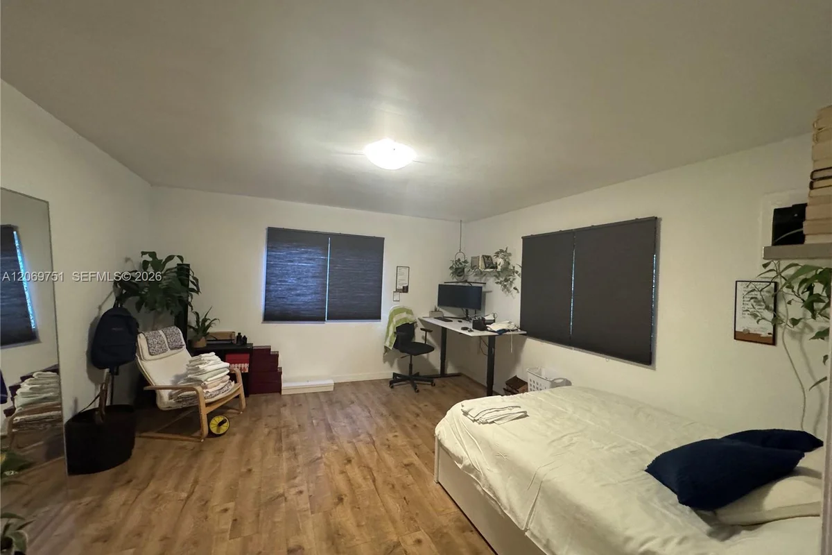 329 NW 44th St #1, Miami: photo 1 of 19