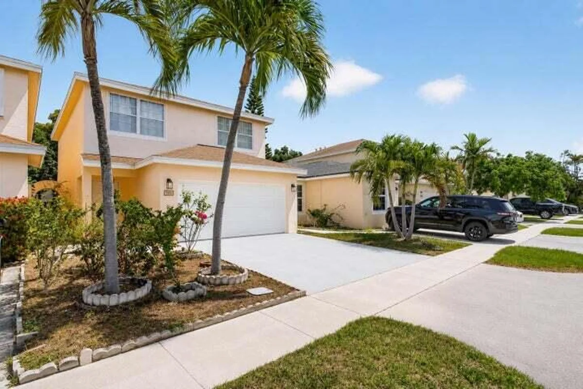 4131 Eastridge Cir, Pompano Beach: photo 1 of 43