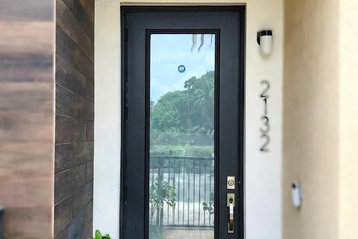 2132 NW 6th St, Fort Lauderdale: photo 1 of 18