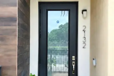 2132 NW 6th St, Fort Lauderdale: photo 1 of 18