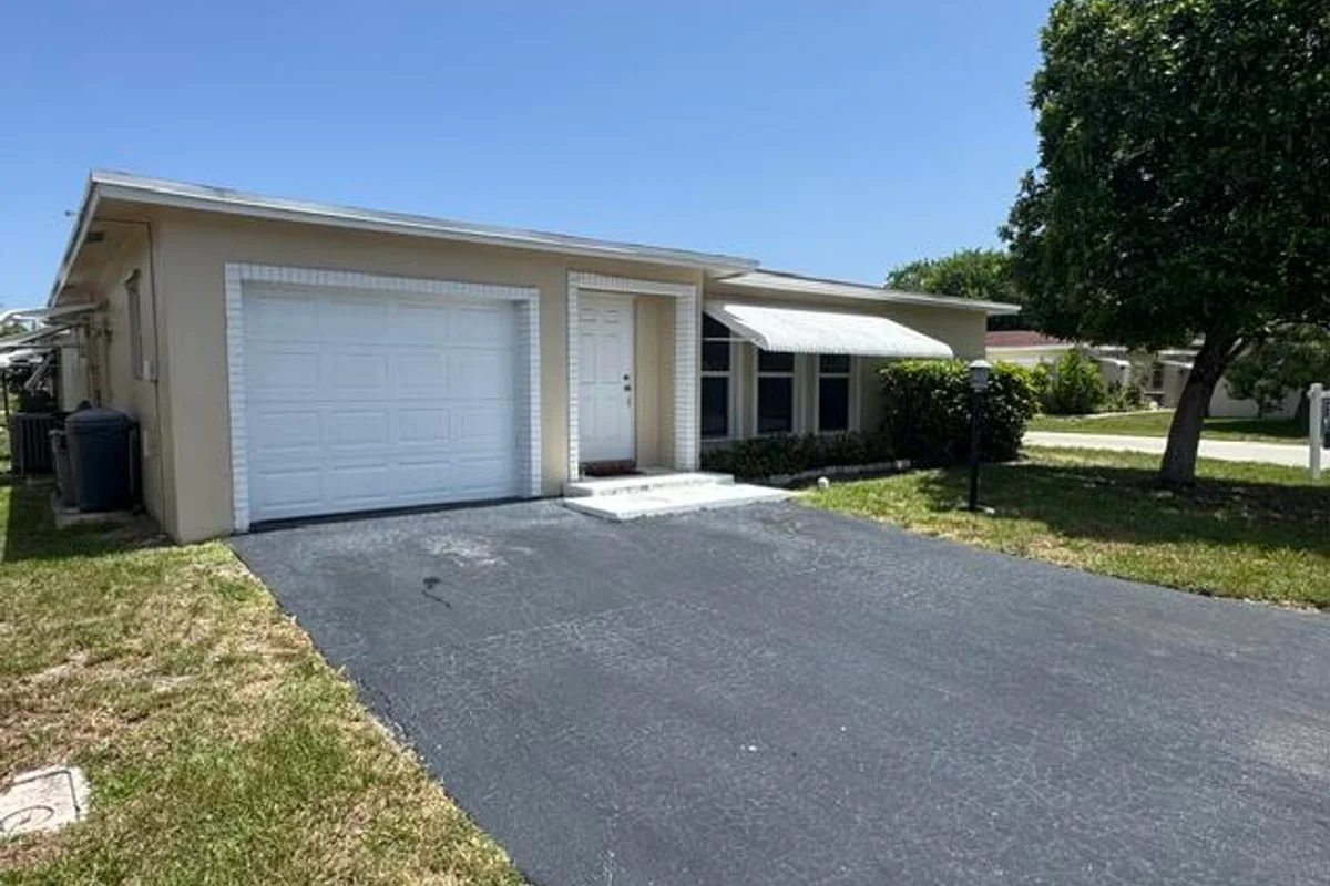 4890 NW 14th Ter, Deerfield Beach: photo 1 of 20