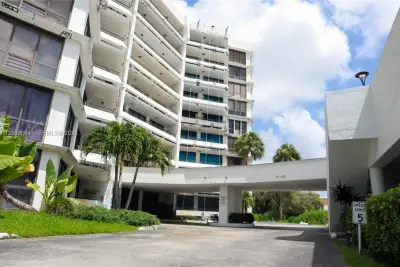 13951 Kendale Lakes Cir #310A, Miami: photo 1 of 34