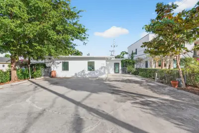 3720 Morton Ave, West Palm Beach: photo 1 of 19