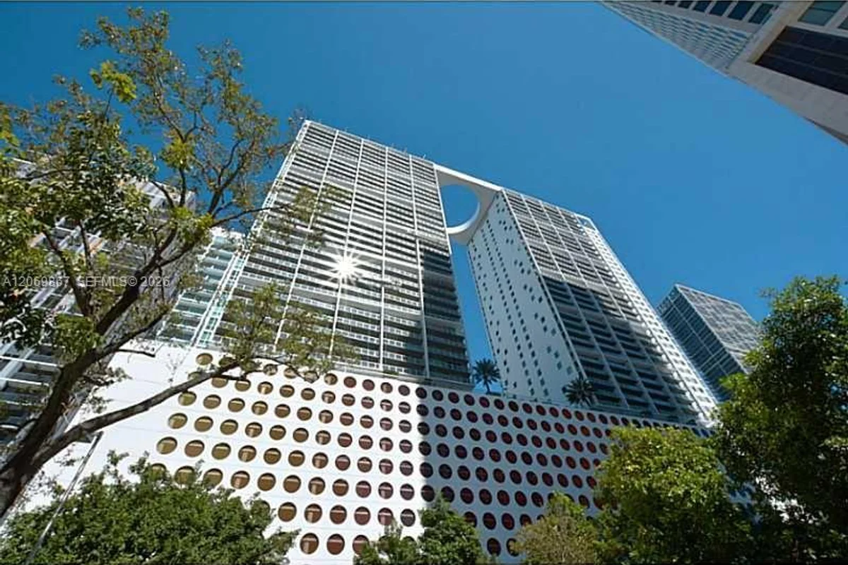 55 SE 6th St #2007, Miami: photo 1 of 18