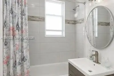 1020 NW 143 St, Miami: photo 1 of 1