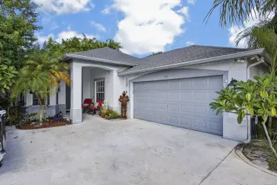 1480 Lake Breeze Dr, Wellington: photo 1 of 57