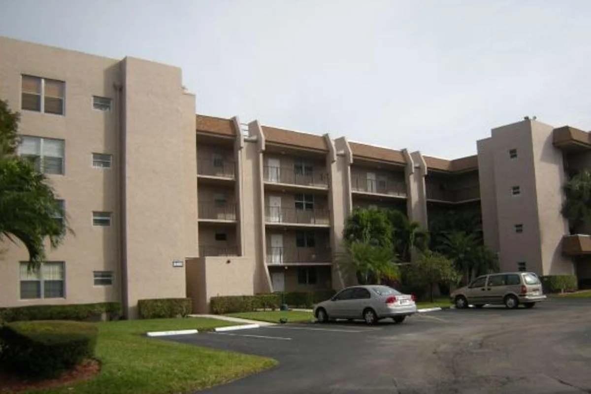9460 Tangerine Pl #207, Davie: photo 1 of 28