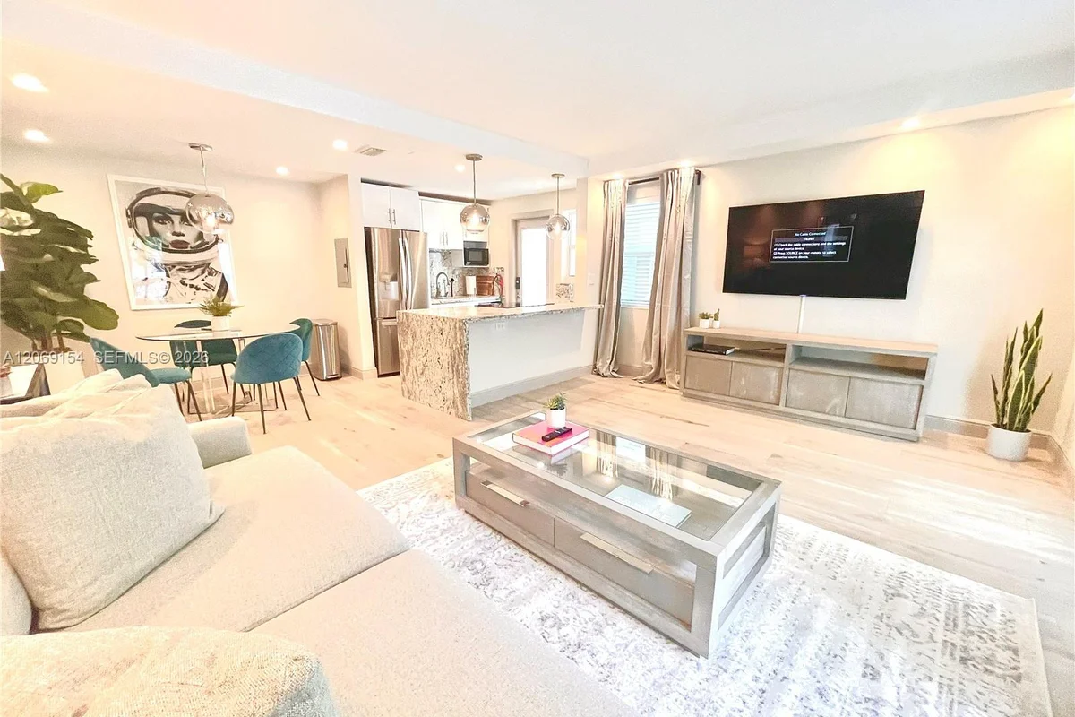 626 Meridian Ave #1, Miami Beach: photo 1 of 13