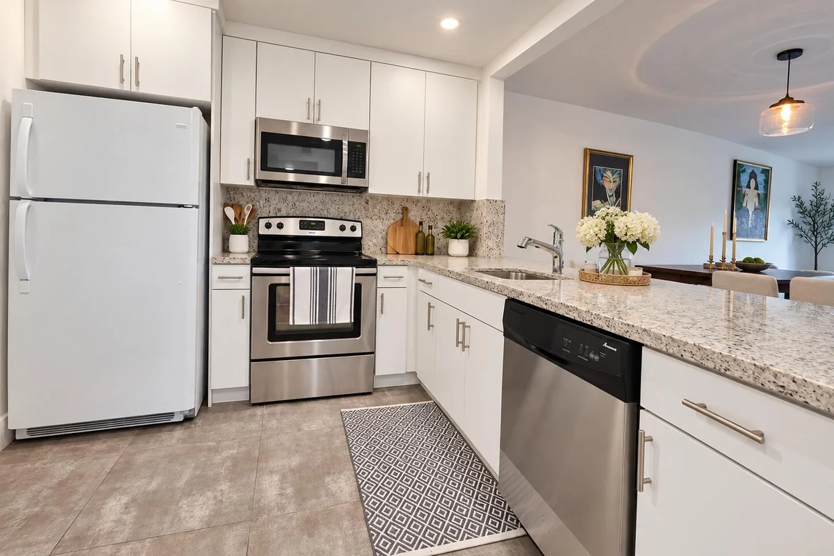 7915 Camino Real #N416, Miami: photo 1 of 36
