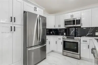 2421 SW 84th Ter, Miramar: photo 1 of 49