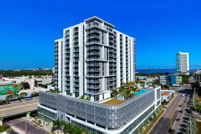 3635 NE 1st Ave #706, Miami: photo 1 of 27