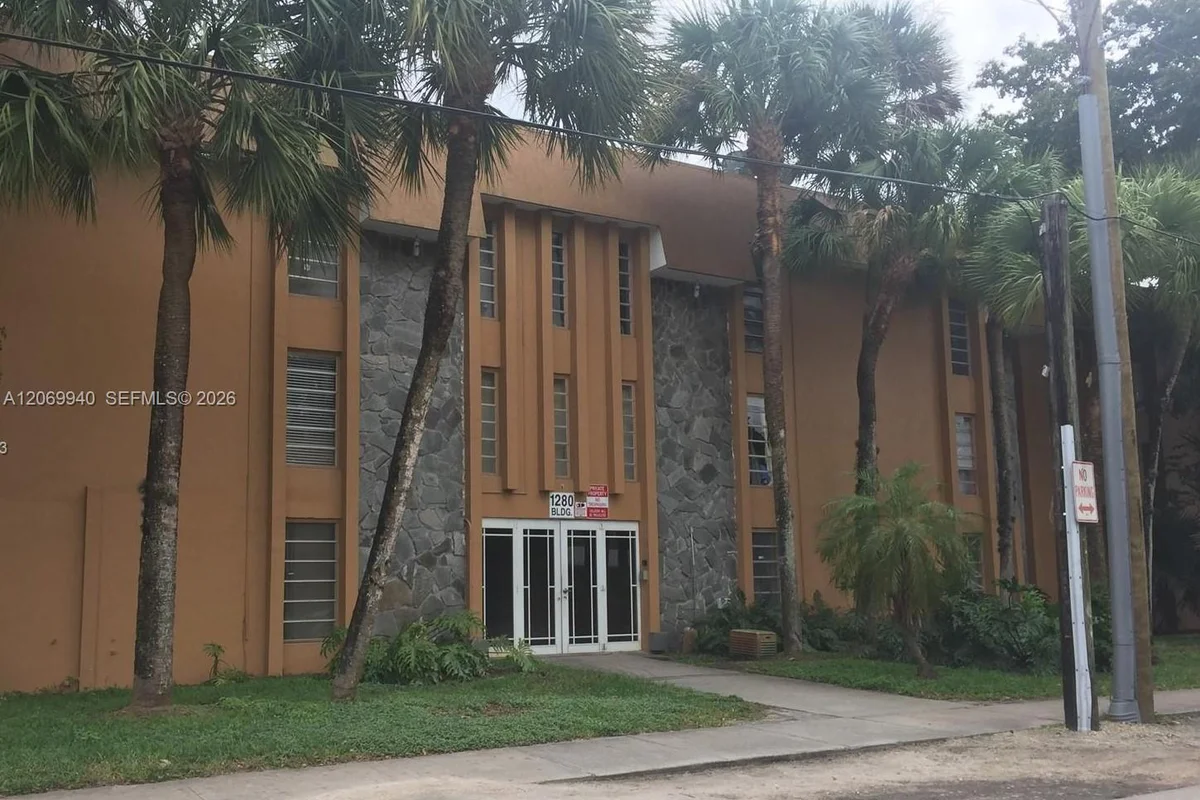1230 W 54th St #226A, Hialeah: photo 1 of 14