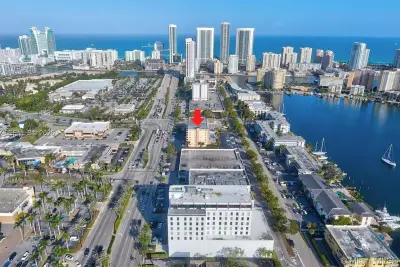 2200 E Hallandale Beach Blvd #112, Hallandale Beach: photo 1 of 9