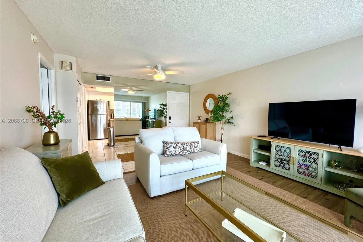 3000 NE 48th St #203, Fort Lauderdale: photo 1 of 19