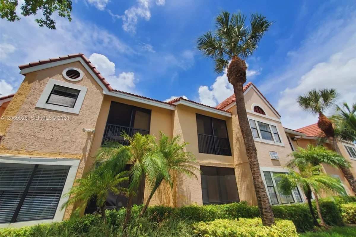 15591 SW 105th Ter #512, Miami: photo 1 of 35