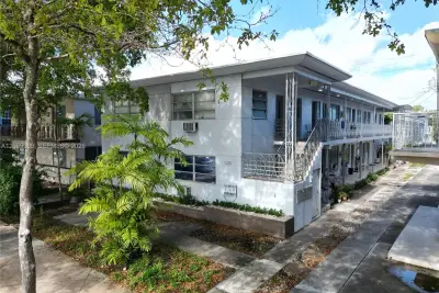1225 Normandy Dr #8, Miami Beach: photo 1 of 7