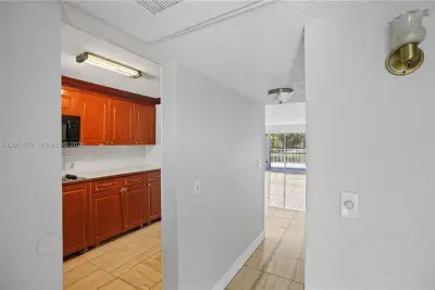 661 N University Dr #1-103, Pembroke Pines: photo 1 of 28