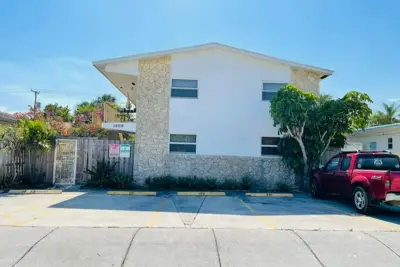 1609 S Federal Hwy #103, Lake Worth Beach: photo 1 of 6
