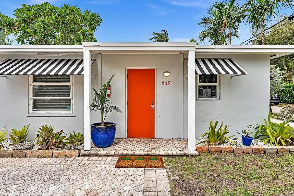649 NE 16th Ter, Fort Lauderdale: photo 1 of 19