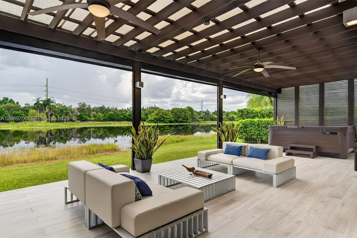 2126 Quail Roost Dr, Weston: photo 1 of 29