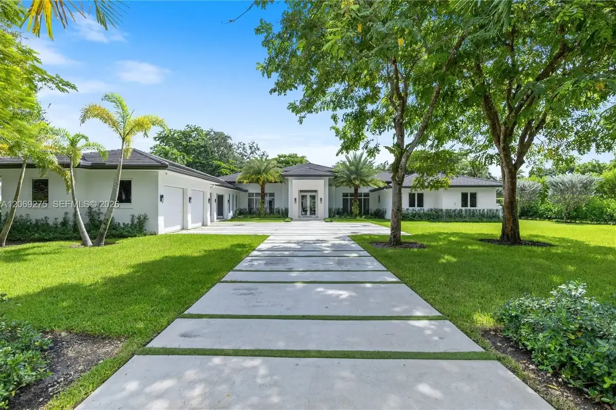 9025 SW 114th St, Miami: photo 1 of 49