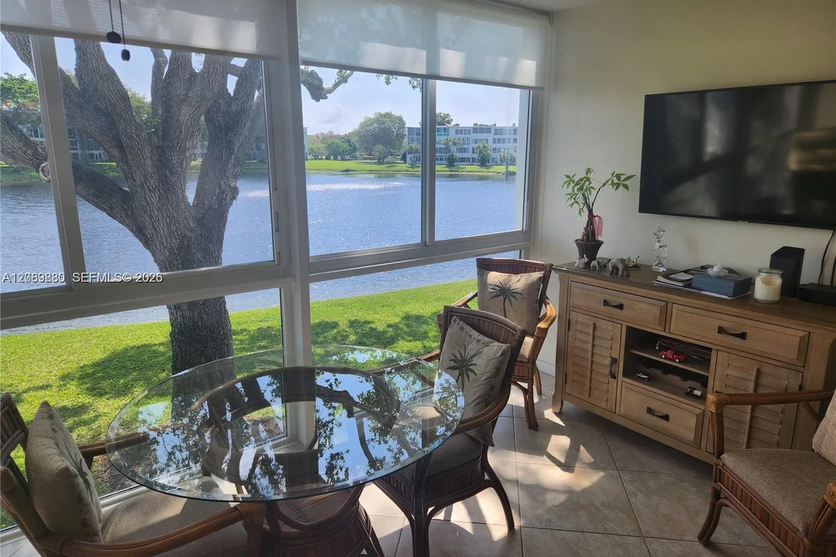 2114 E Cambridge E, Deerfield Beach: photo 1 of 41
