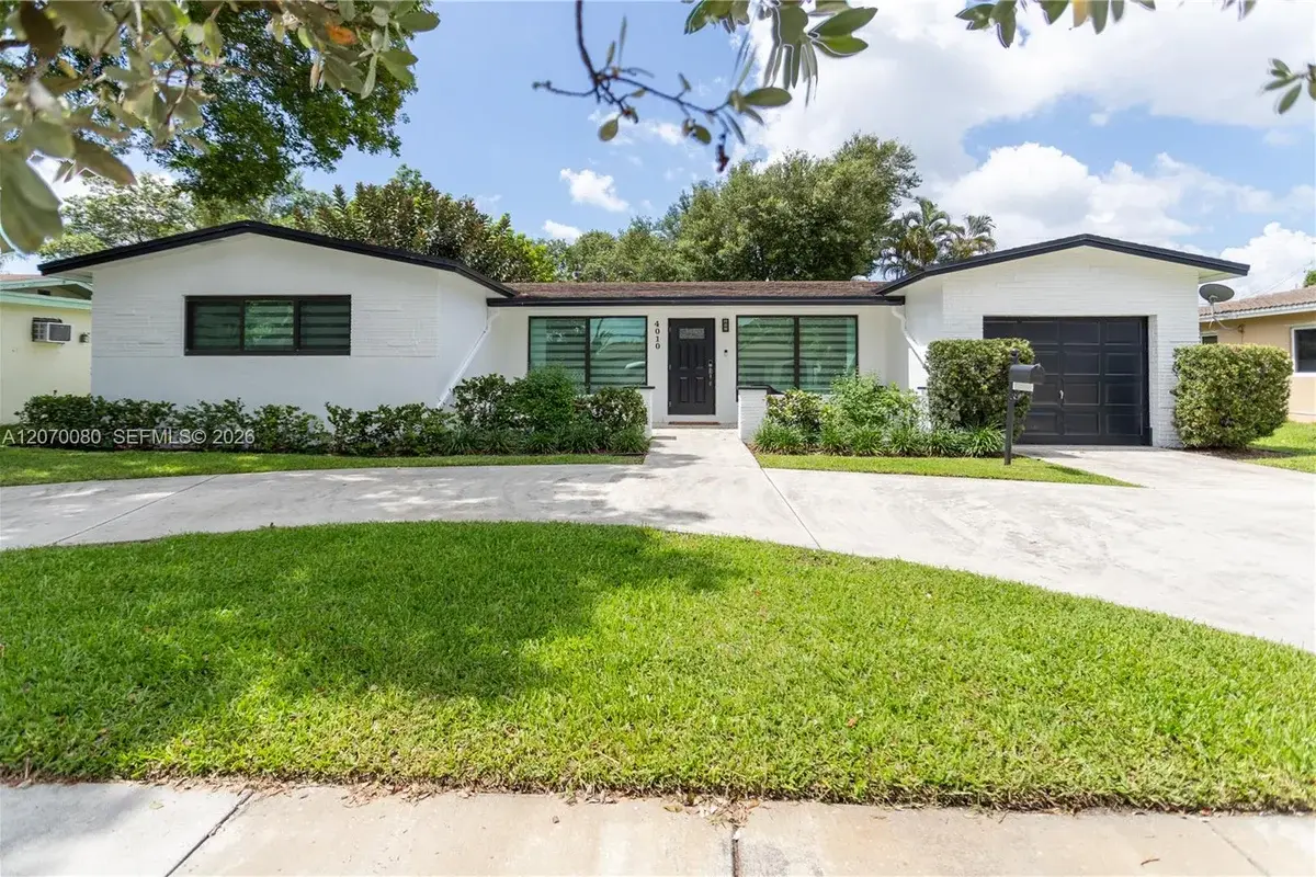 4010 Johnson St, Hollywood: photo 1 of 19