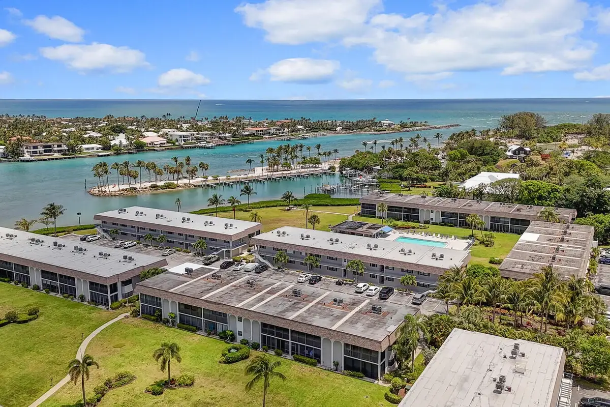 755 Saturn St #H207, Jupiter: photo 1 of 28