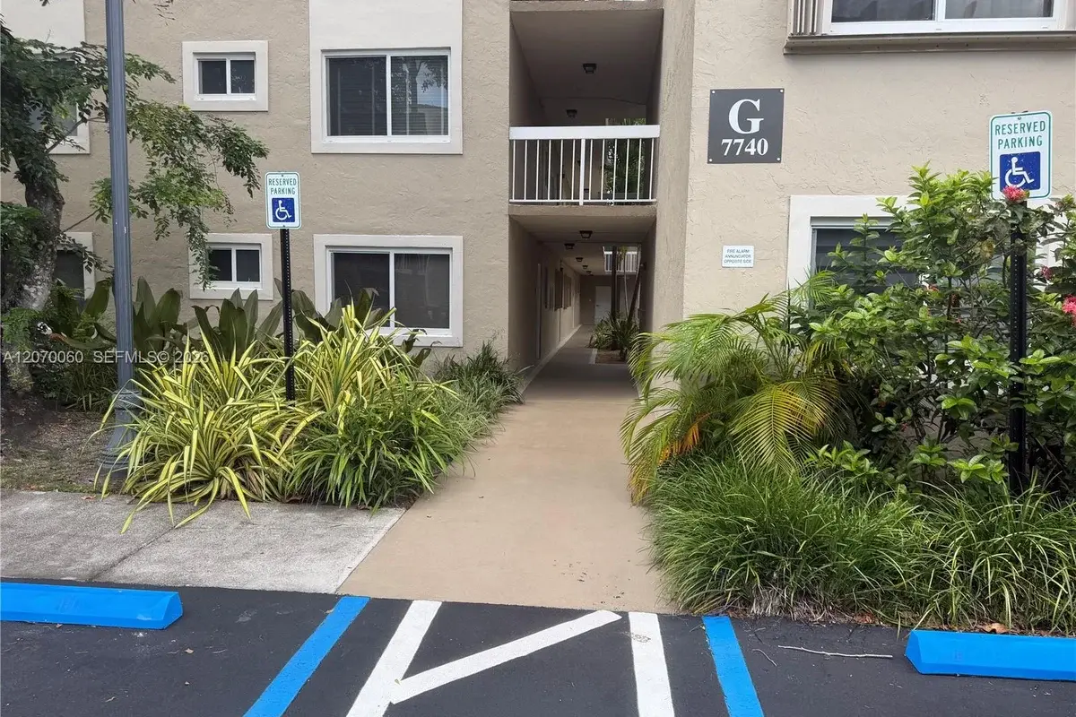 7740 Camino Real #G-105, Miami: photo 1 of 11