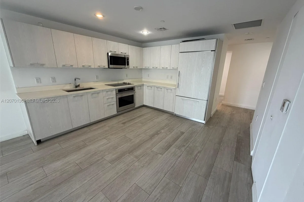 55 SW 9th St #2410, Miami: photo 1 of 13