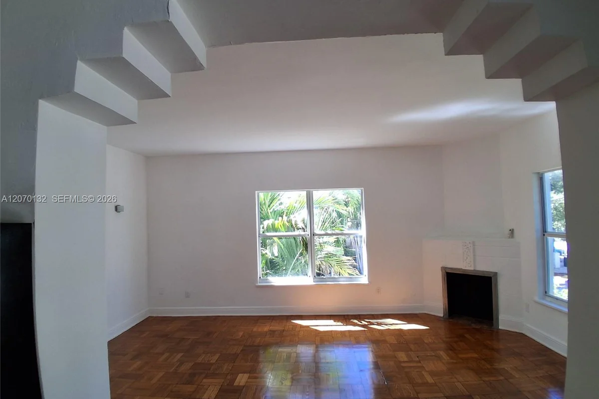 4035 N Meridian Ave #305, Miami Beach: photo 1 of 19
