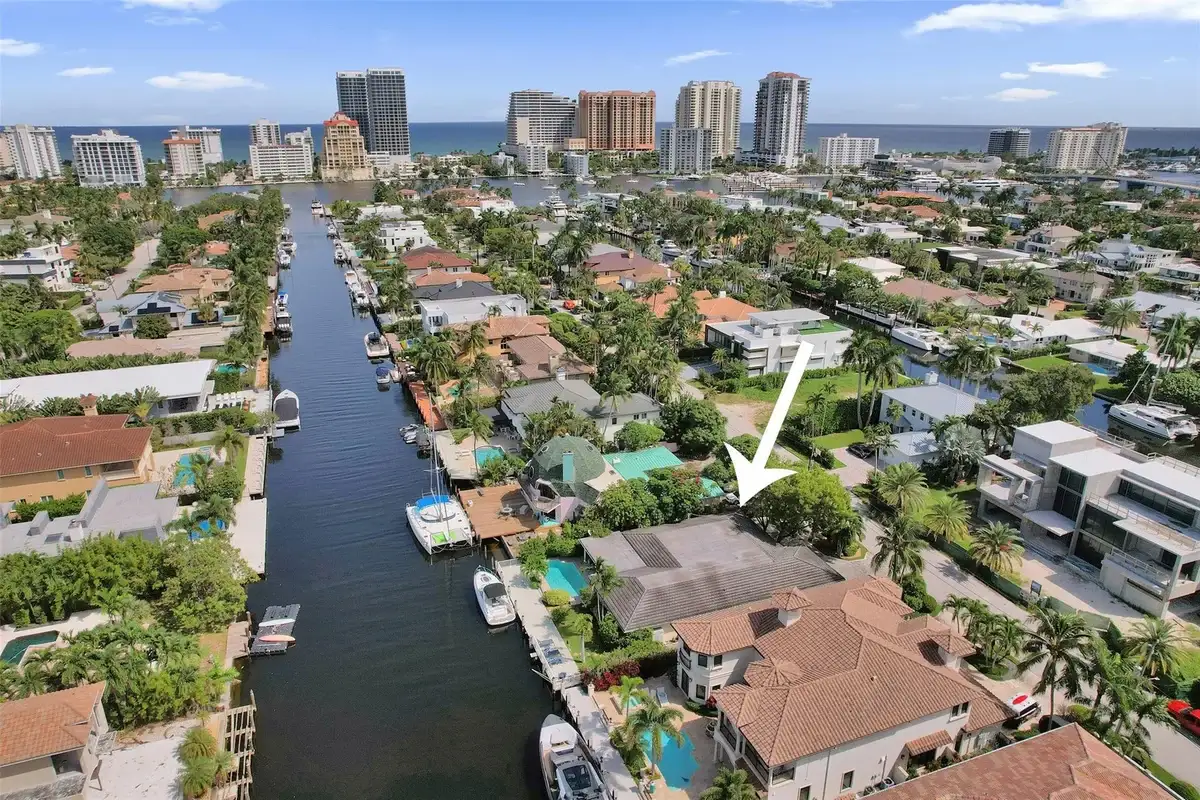 2427 Sea Island Dr, Fort Lauderdale: photo 1 of 42