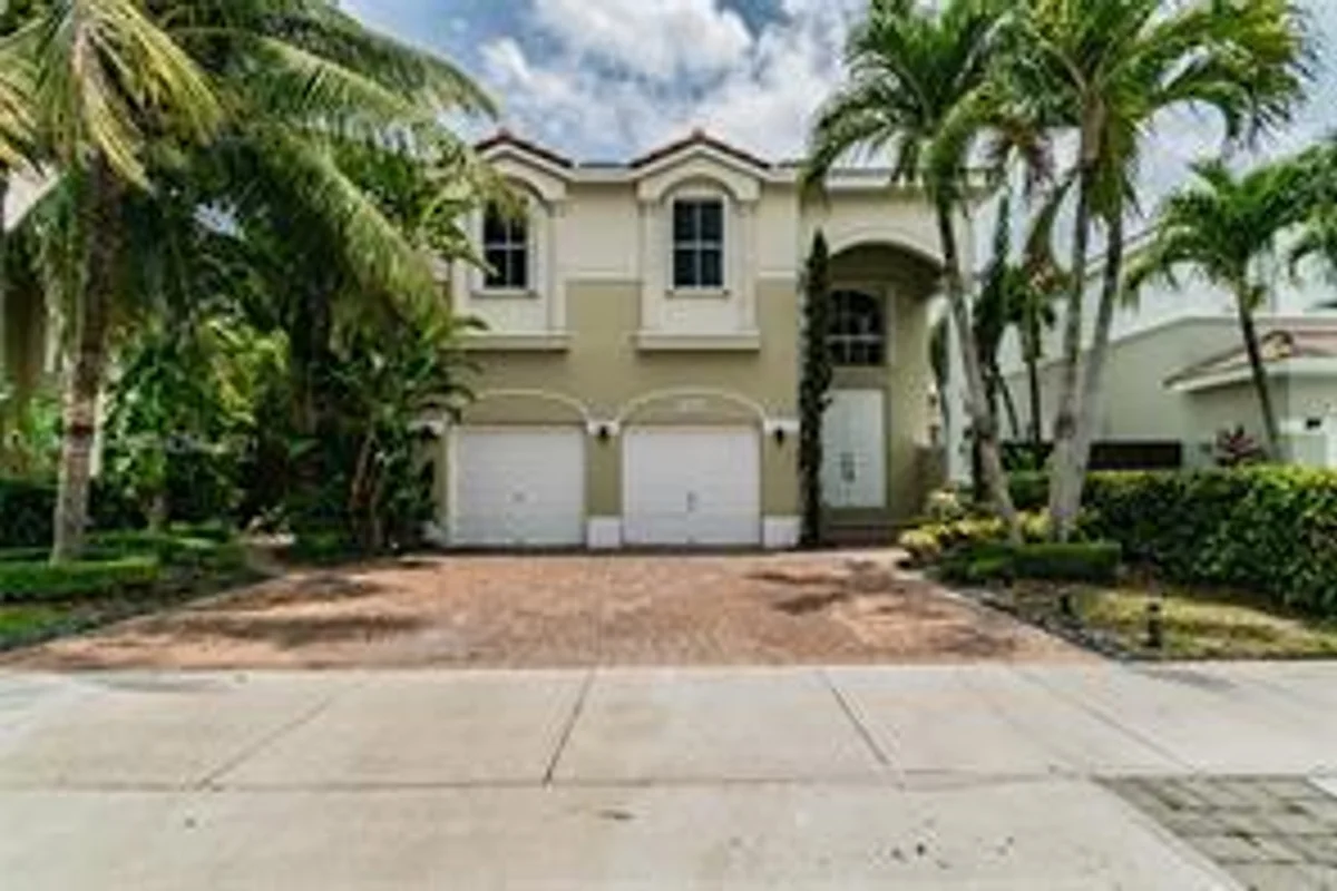 11344 NW 46th Ln, Doral: photo 1 of 7
