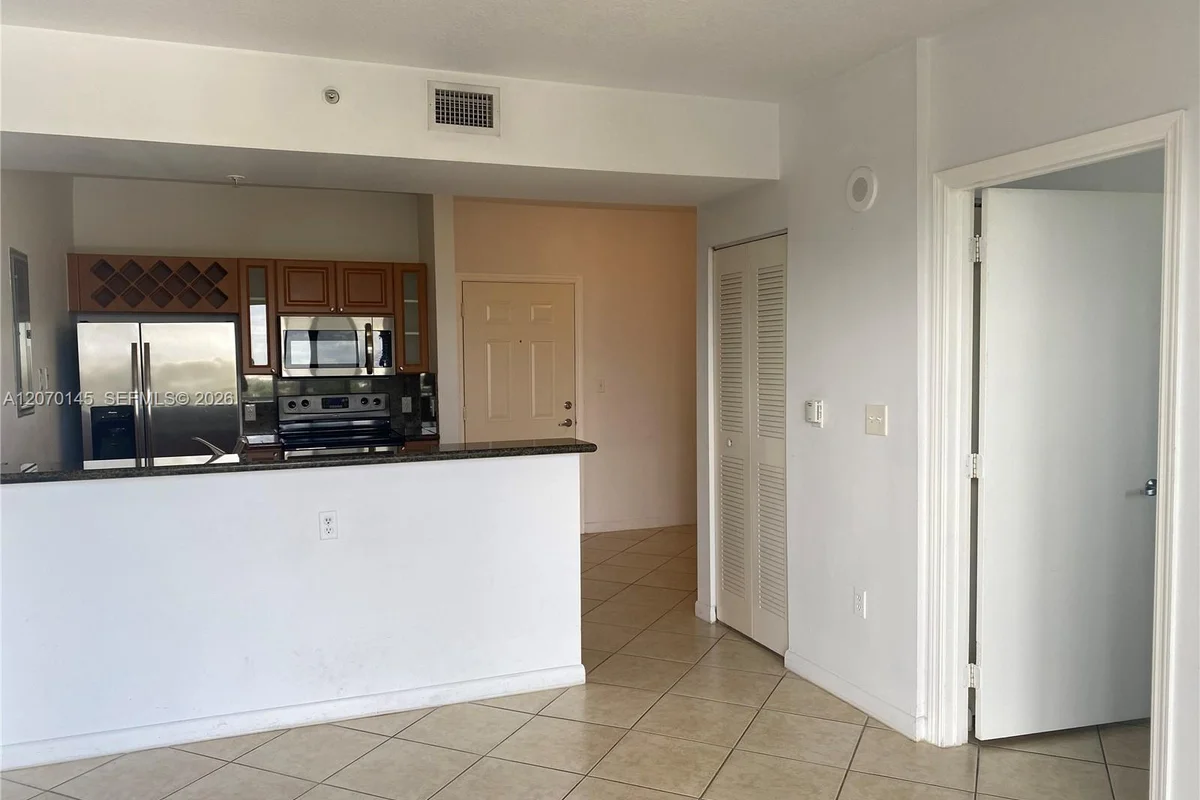 1 Glen Royal Pkwy #1113, Miami: photo 1 of 18