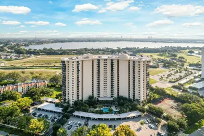 2450 Presidential Way #1606, West Palm Beach: photo 1 of 47
