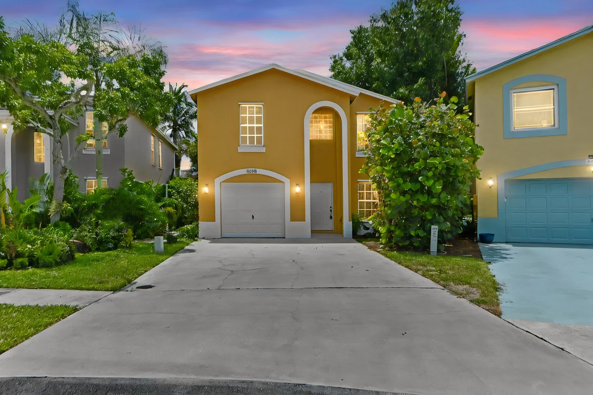 4268 Pine Hollow Cir, Lake Worth: photo 1 of 31