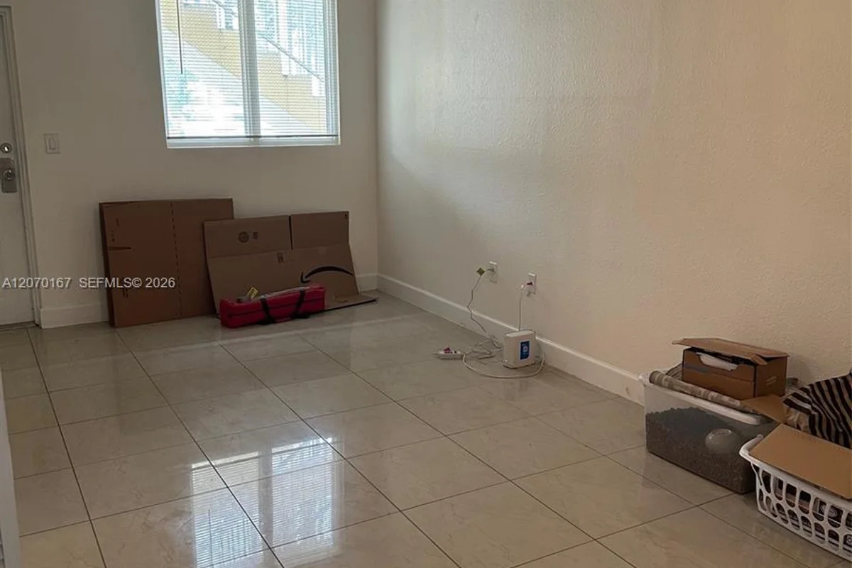 2551 SE 16th Ter #103, Homestead: photo 1 of 15