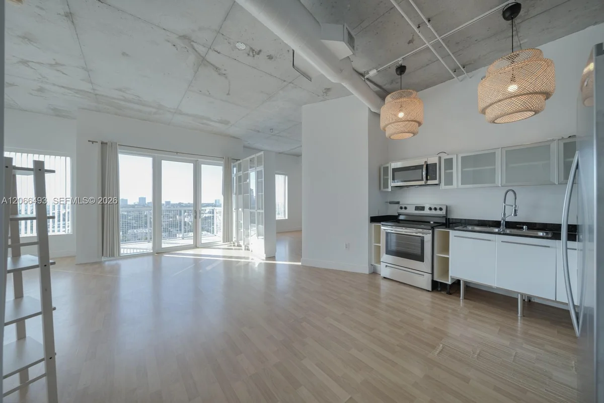 10 S River Dr #1406, Miami: photo 1 of 15