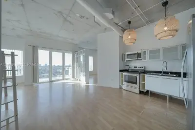 10 S River Dr #1406, Miami: photo 1 of 15