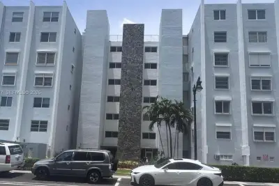 2530 SW 3rd Ave #103, Miami: photo 1 of 8