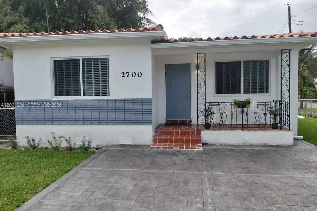 House in Miami: photo 1 of 29