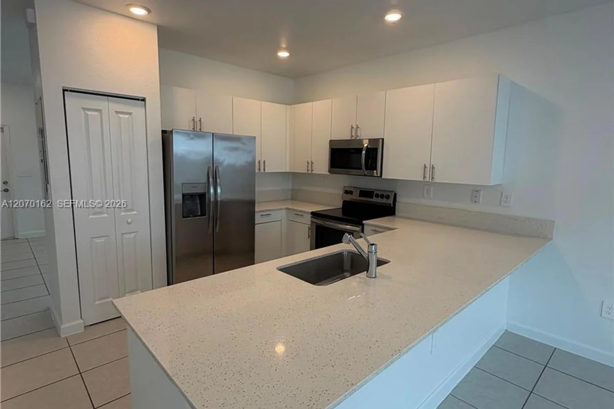 11863 SW 247th Ter, Homestead: photo 1 of 13