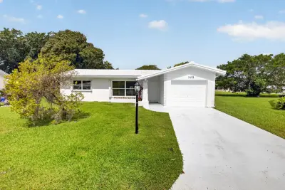 105 NW 8th Pl, Boynton Beach: photo 1 of 53