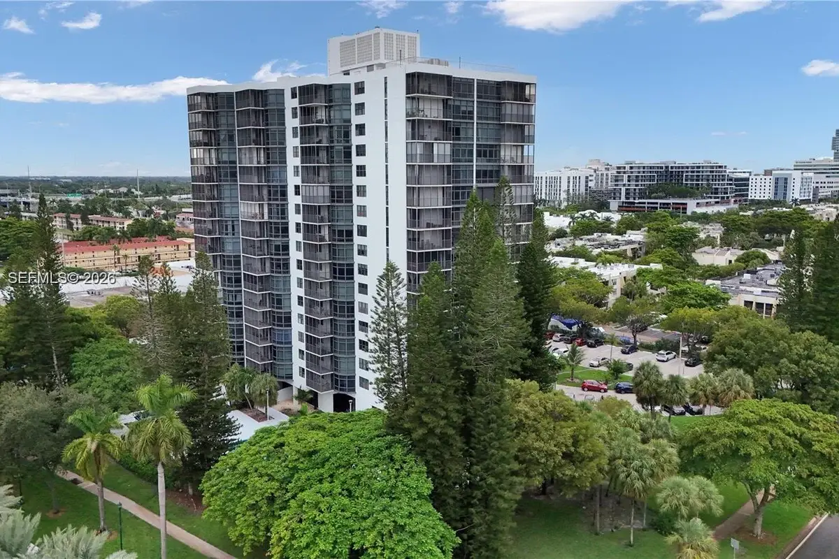 20100 W Country Club Dr #1003, Aventura: photo 1 of 23