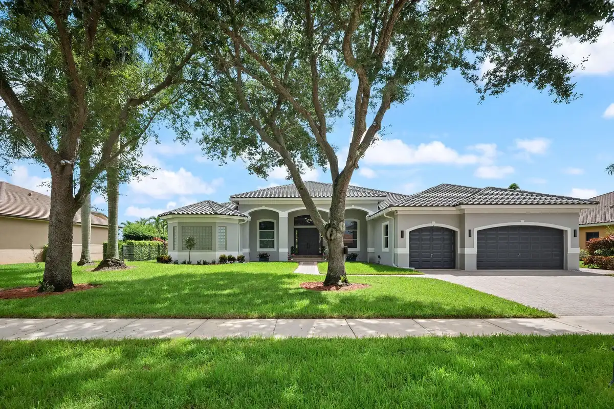 3958 SW 140th Ave, Davie: photo 1 of 77