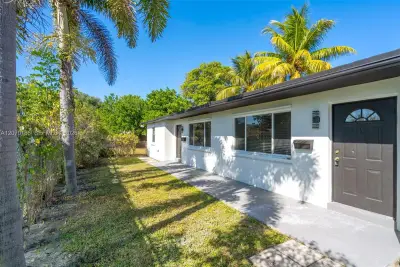 124 SE 2nd Ter #1-2, Hallandale Beach: photo 1 of 16