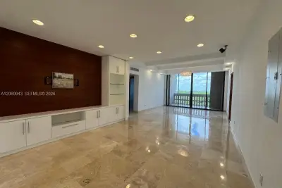 90 Edgewater Dr #PH15, Coral Gables: photo 1 of 36