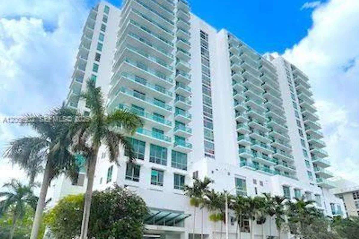 333 NE 24 St #704, Miami: photo 1 of 14